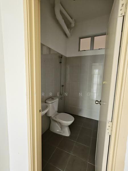 Pangsapuri untuk Dijual di Seri Molek Perdana - Darren Ngu - Bathroom - PropertyGuru.com.my