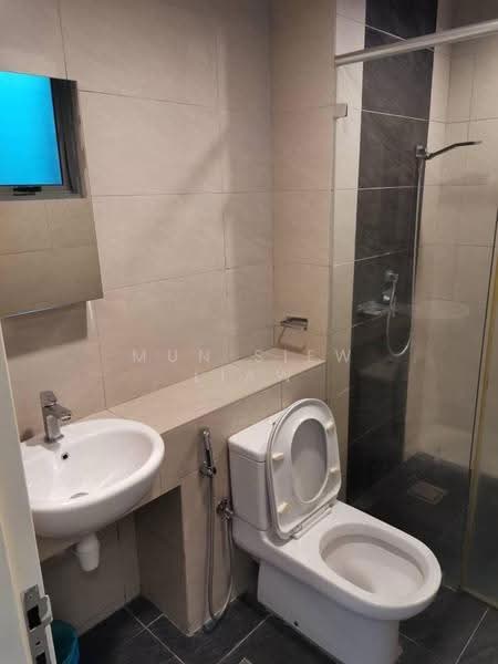 Kediaman Servis untuk Disewa di The Loft @ KK Times Square - Mun Siew Liaw - Bathroom - PropertyGuru.com.my