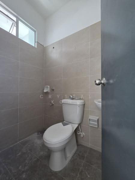 Rumah Teres 2-Tingkat untuk Dijual di Bandar Dato Onn (Tebrau) - Crystal Kong - Bathroom - PropertyGuru.com.my