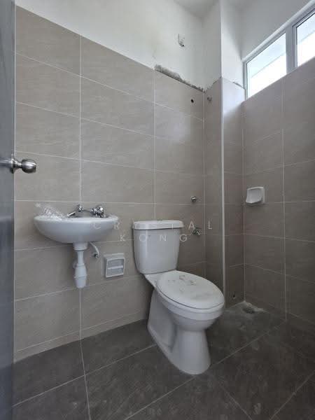 Rumah Teres 2-Tingkat untuk Dijual di Bandar Dato Onn (Tebrau) - Crystal Kong - Bathroom - PropertyGuru.com.my