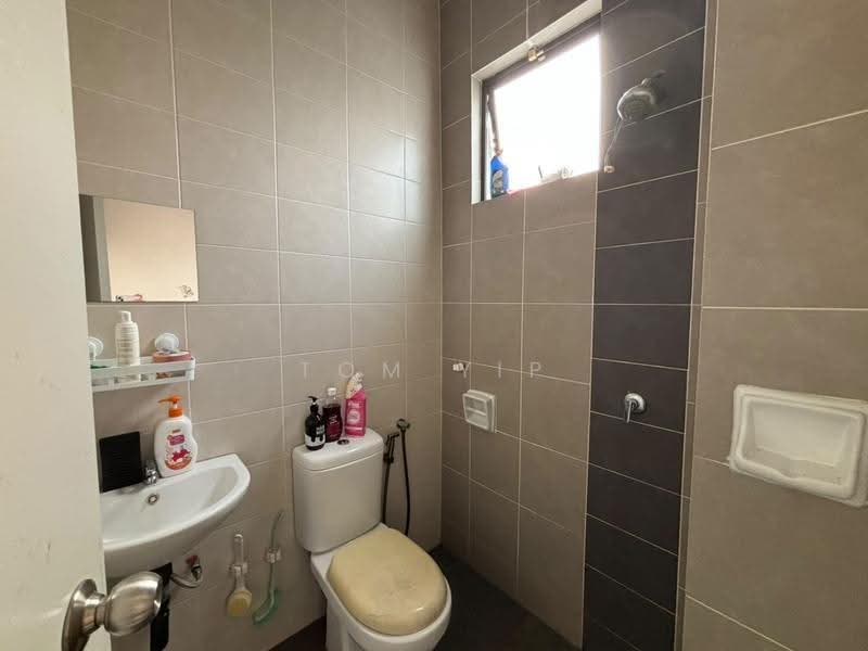 2-storey Terraced House for Sale in Saujana Rawang (Rawang) - Tom Yip - Bathroom - PropertyGuru.com.my
