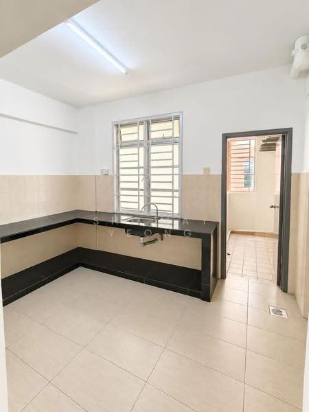 Pangsapuri untuk Dijual di Villa Bestari Apartment - Shi May Yeong - Kitchen - PropertyGuru.com.my