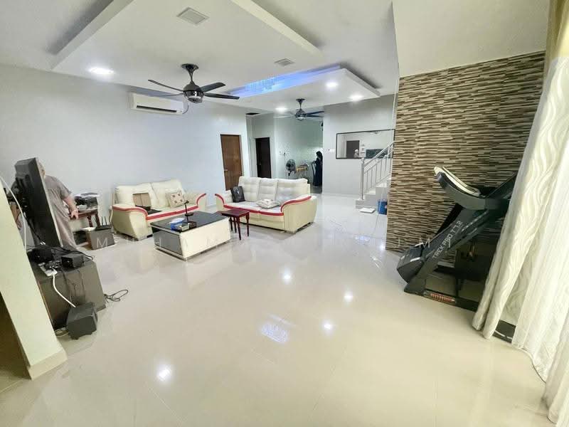 Bungalow House for Sale in Kampung Binjai (Binjai) - Muhammad Najmi - Living Room - PropertyGuru.com.my