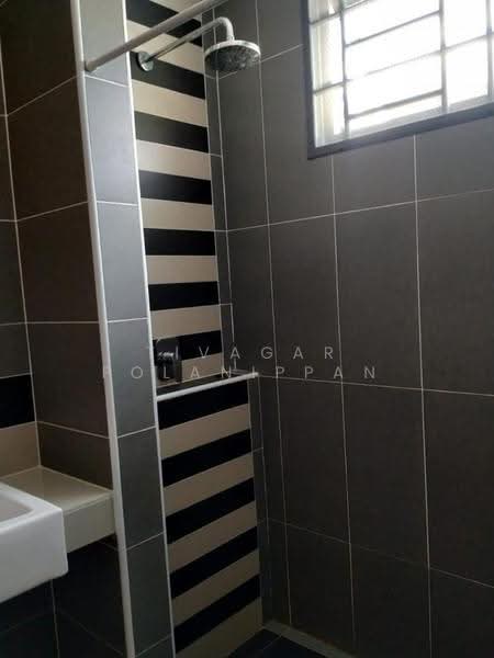 Semi-Detached House for Sale in Telok Panglima Garang (Selangor) - Tivagar Polanippan - Bathroom - PropertyGuru.com.my