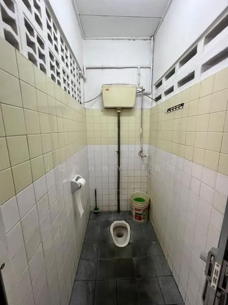 Rumah Teres 1-Tingkat untuk Dijual di Taman Ungku Tun Aminah (Skudai) - Johnny Tan - Bathroom - PropertyGuru.com.my