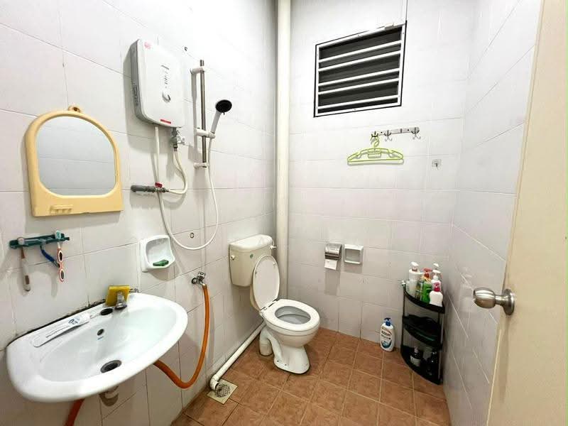 1-storey Terraced House for Sale in Taman JP Perdana (Johor Bahru) - Crystal Kong - Bathroom - PropertyGuru.com.my