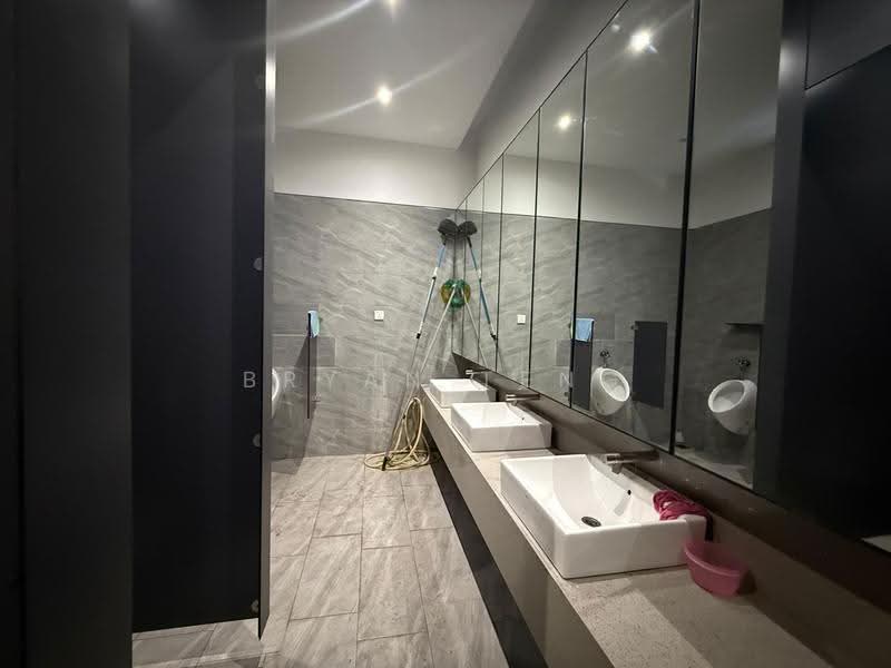 Shop for Rent in Batu Lancang (Jelutong) - Bryan Teng - Bathroom - PropertyGuru.com.my
