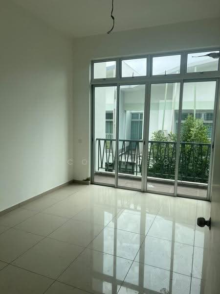 Rumah Teres 3-Tingkat untuk Dijual di Taman Mount Austin (Tebrau) - Nico Chong - Balcony - PropertyGuru.com.my