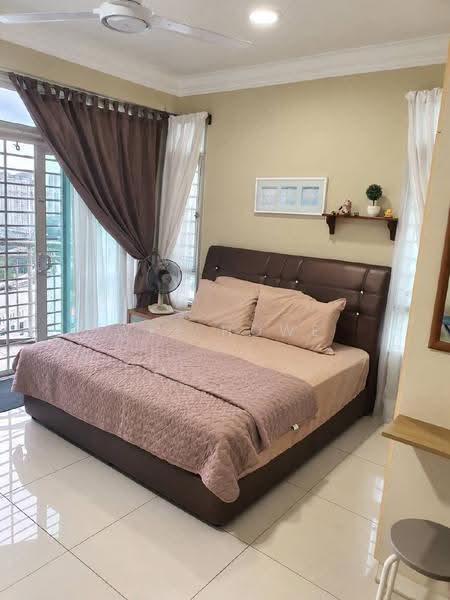 Service Residence for Sale at Pangsapuri Tanah Emas (Golden Sands) - Wee Howe - Bedroom - PropertyGuru.com.my
