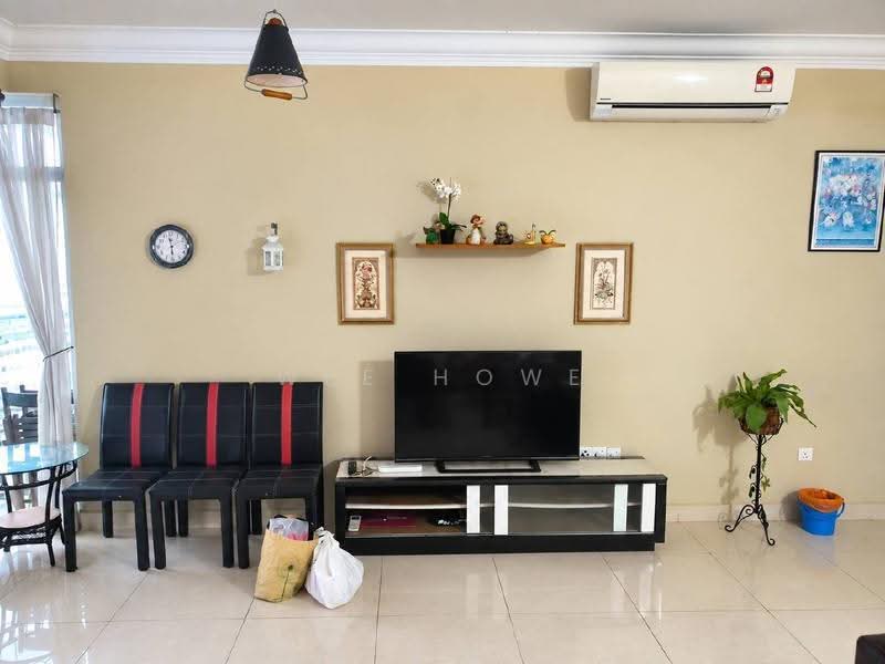 Service Residence for Sale at Pangsapuri Tanah Emas (Golden Sands) - Wee Howe - Living Room - PropertyGuru.com.my