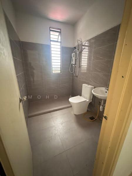 Rumah Teres 2.5-Tingkat untuk Disewa di Taman Saujana Ampang (Ampang) - Mohd Afifi - Bathroom - PropertyGuru.com.my