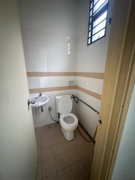 Rumah Teres 2.5-Tingkat untuk Disewa di Taman Saujana Ampang (Ampang) - Mohd Afifi - Bathroom - PropertyGuru.com.my