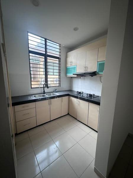 Rumah Teres 2.5-Tingkat untuk Disewa di Taman Saujana Ampang (Ampang) - Mohd Afifi - Kitchen - PropertyGuru.com.my