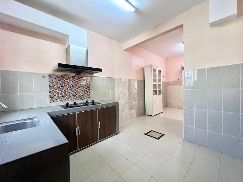 2-storey Terraced House for Sale in Lestari Putra (Seri Kembangan) - Fikri Yasmin - PropertyGuru.com.my
