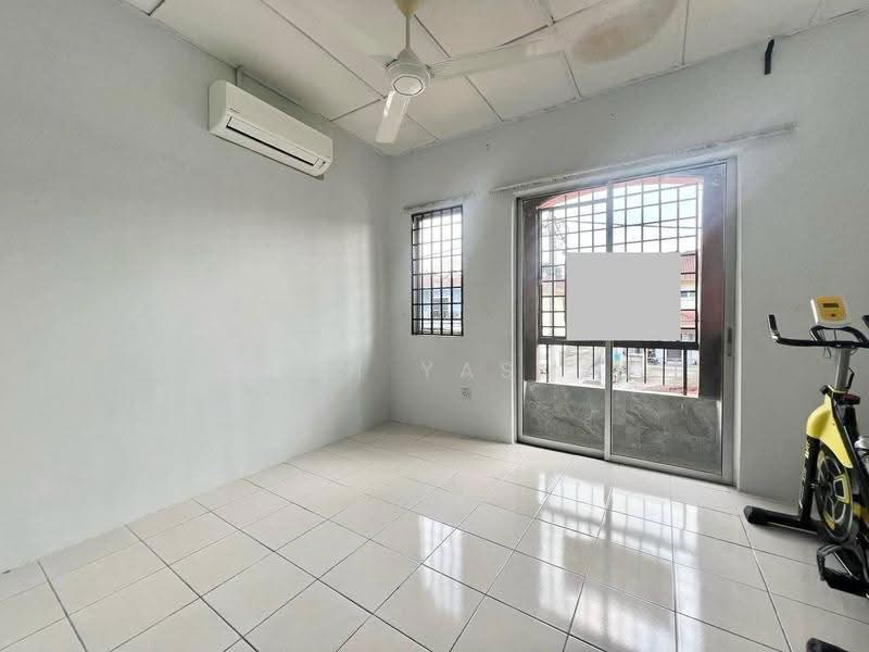 2-storey Terraced House for Sale in Lestari Putra (Seri Kembangan) - Fikri Yasmin - PropertyGuru.com.my