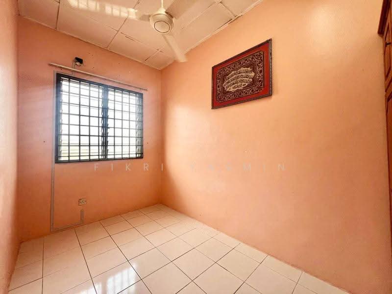 2-storey Terraced House for Sale in Lestari Putra (Seri Kembangan) - Fikri Yasmin - PropertyGuru.com.my