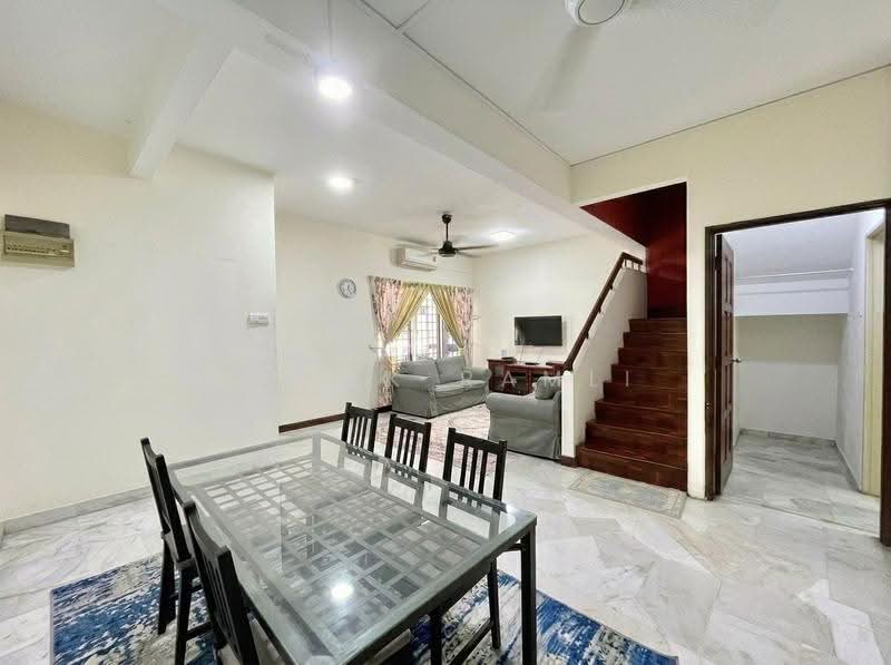 Rumah Teres 2-Tingkat untuk Dijual di Bandar Sri Damansara (Selangor) - Ishak Ramli - Living Room - PropertyGuru.com.my