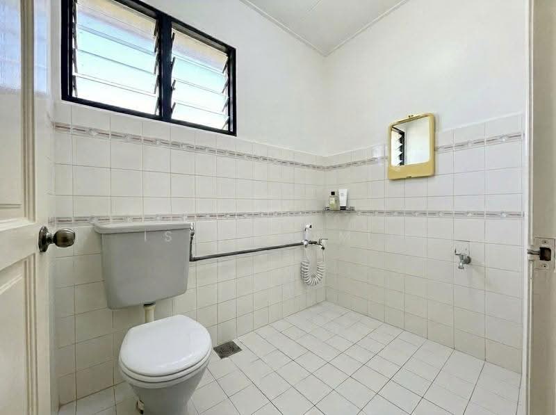 Rumah Teres 2-Tingkat untuk Dijual di Bandar Sri Damansara (Selangor) - Ishak Ramli - Bathroom - PropertyGuru.com.my