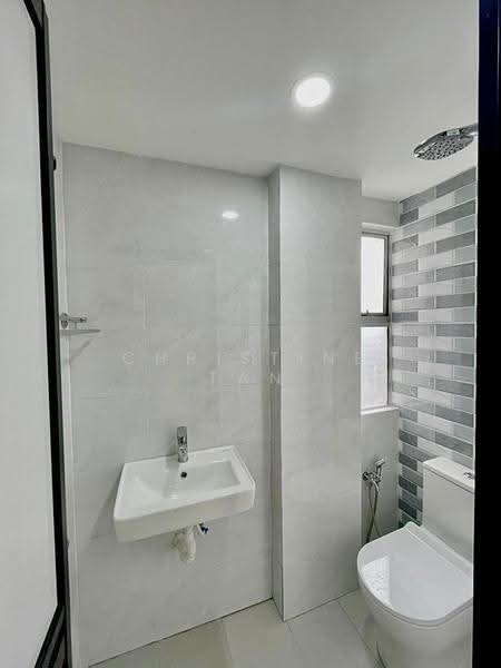 Pangsapuri untuk Disewa di Pangsapuri Danaumas - Christine Tan - Bathroom - PropertyGuru.com.my