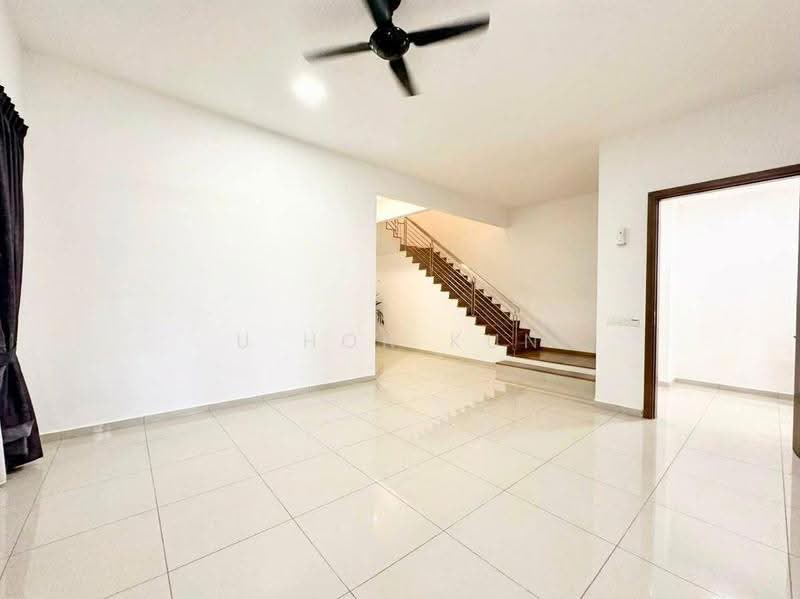 Cluster House for Rent in Bukit Indah (Iskandar Puteri (Nusajaya)) - U Hon Kun - Living Room - PropertyGuru.com.my