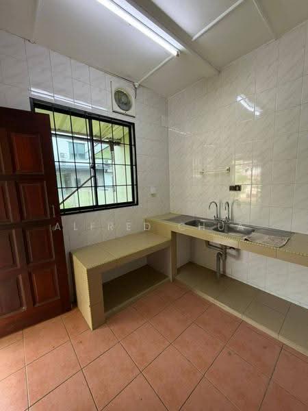 2-storey Terraced House for Sale in Kuching (Sarawak) - Alfred Chua - Kitchen - PropertyGuru.com.my