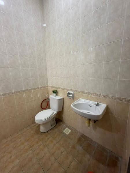 2-storey Terraced House for Sale in Kuching (Sarawak) - Alfred Chua - Bathroom - PropertyGuru.com.my