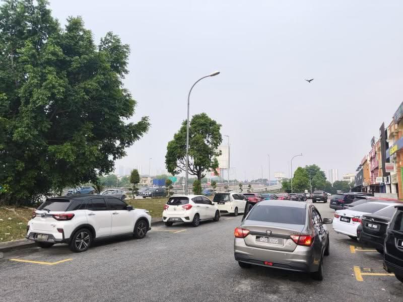 Shop / Office for Sale in TAMAN PUCHONG UTAMA (Puchong) - KT Go - Exterior - PropertyGuru.com.my