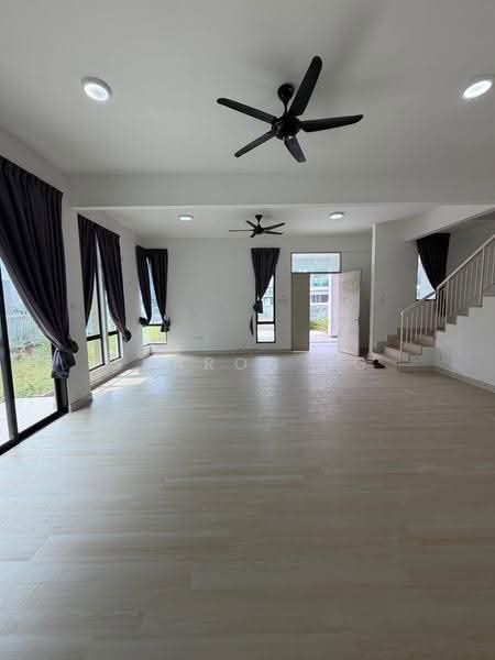 Rumah Berkembar untuk Dijual di Taman Pulai Hijauan (Skudai) - Sharon Ng - Living Room - PropertyGuru.com.my