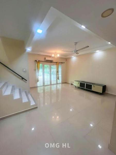 2-storey Terraced House for Sale in Bandar Bukit Tinggi (Klang) - Tom Lee - Living Room - PropertyGuru.com.my
