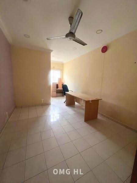 2-storey Terraced House for Sale in Bandar Bukit Tinggi (Klang) - Tom Lee - Interior - PropertyGuru.com.my