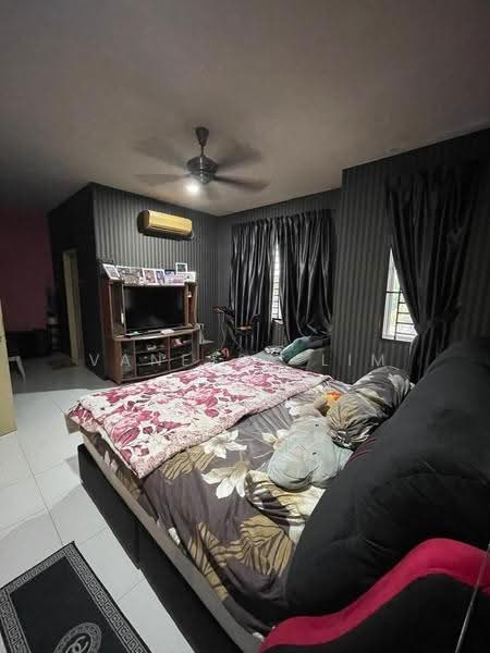 2-storey Terraced House for Sale in Taman Impian Emas (Skudai) - Vanessa Lim - Bedroom - PropertyGuru.com.my