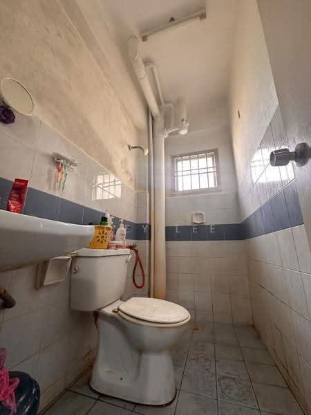 Apartment for Sale at Sri Kenari Apartment - Zoey Lee - Bathroom - PropertyGuru.com.my