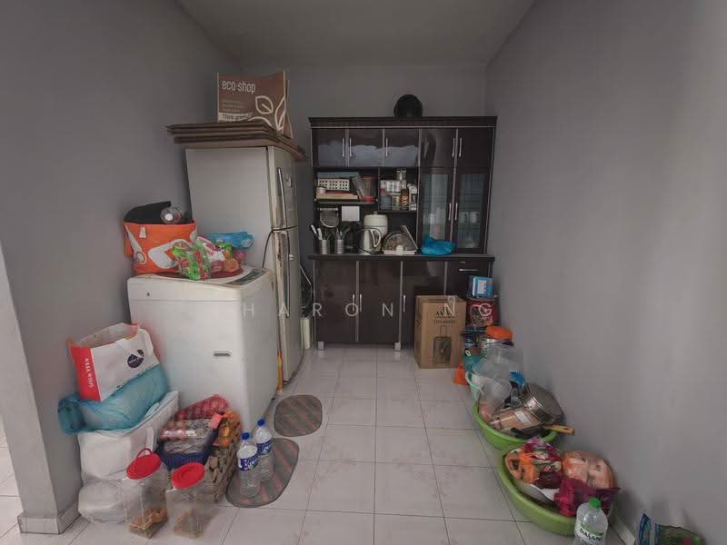 Rumah Teres 1-Tingkat untuk Dijual di Taman Ungku Tun Aminah (Skudai) - Sharon Ng - Kitchen - PropertyGuru.com.my