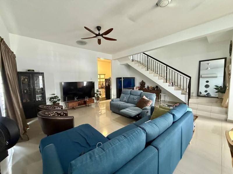 Rumah Teres 2-Tingkat untuk Dijual di Bandar Saujana Putra (Tanjong Duabelas) - Fikri Yasmin - Living Room - PropertyGuru.com.my