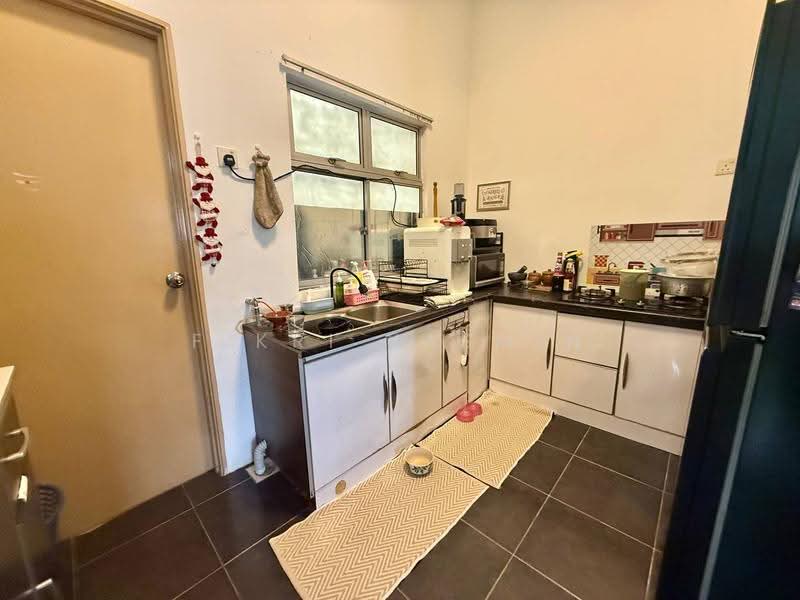 Rumah Teres 2-Tingkat untuk Dijual di Bandar Saujana Putra (Tanjong Duabelas) - Fikri Yasmin - Kitchen - PropertyGuru.com.my