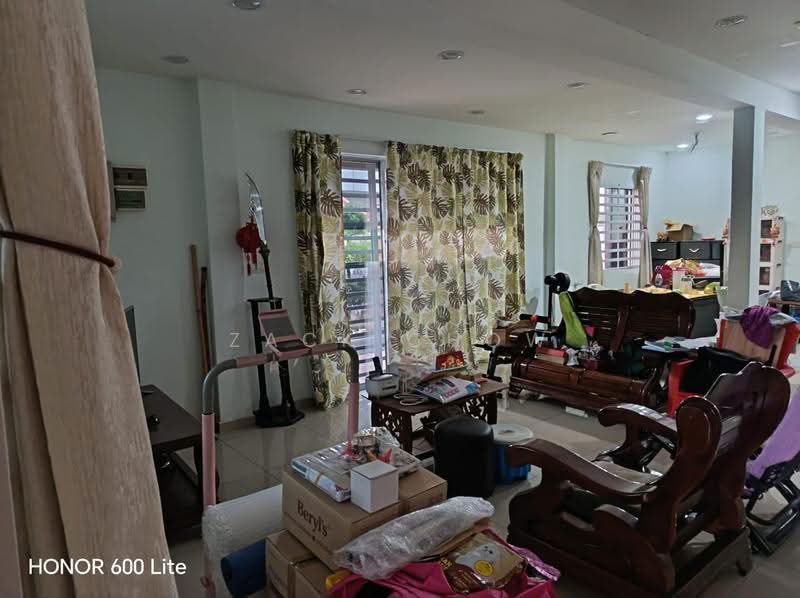 Rumah Teres 1-Tingkat untuk Dijual di Taman Senai Utama (Kulai) - Zack Chow - Living Room - PropertyGuru.com.my