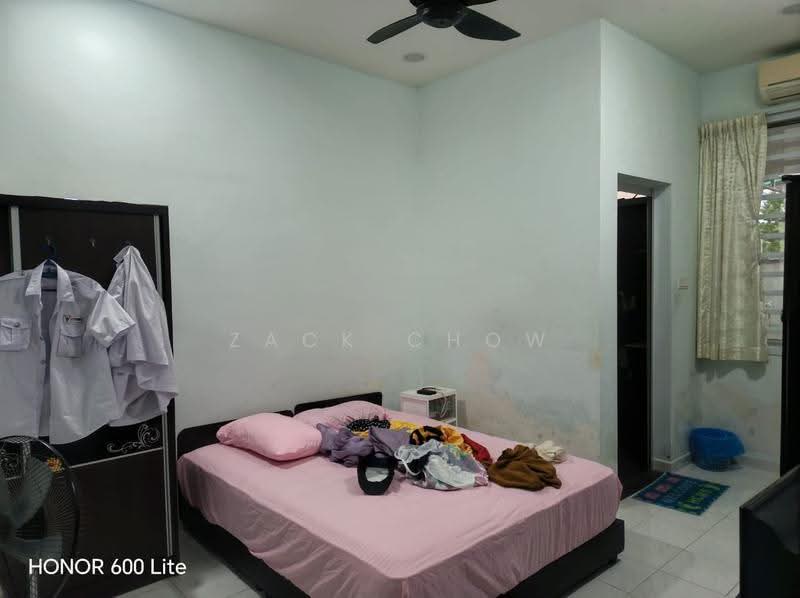 Rumah Teres 1-Tingkat untuk Dijual di Taman Senai Utama (Kulai) - Zack Chow - Bedroom - PropertyGuru.com.my