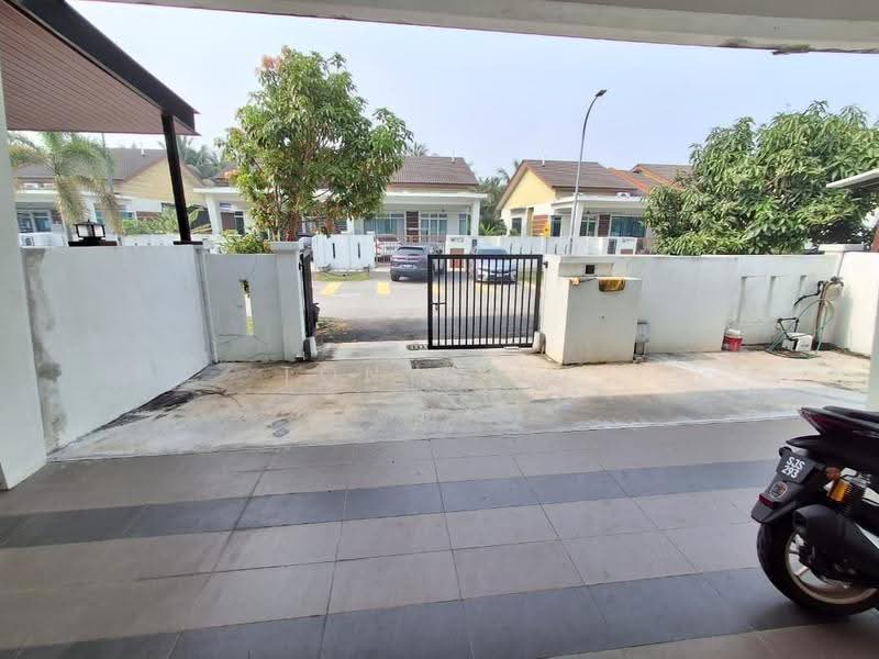Rumah Berkembar untuk Dijual di Petaling Jaya (Selangor) - Tony Lau - Exterior - PropertyGuru.com.my