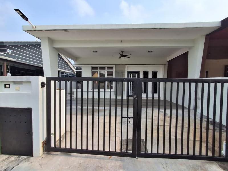 Rumah Berkembar untuk Dijual di Petaling Jaya (Selangor) - Tony Lau - Exterior - PropertyGuru.com.my