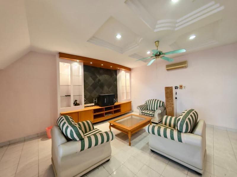 Pangsapuri untuk Dijual di Pangsapuri Mata Kuching - CHIN FN - Living Room - PropertyGuru.com.my