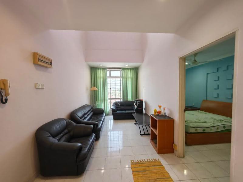 Pangsapuri untuk Dijual di Pangsapuri Mata Kuching - CHIN FN - Living Room - PropertyGuru.com.my