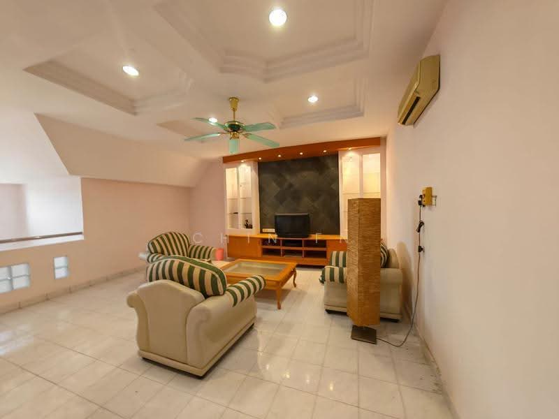 Pangsapuri untuk Dijual di Pangsapuri Mata Kuching - CHIN FN - Living Room - PropertyGuru.com.my