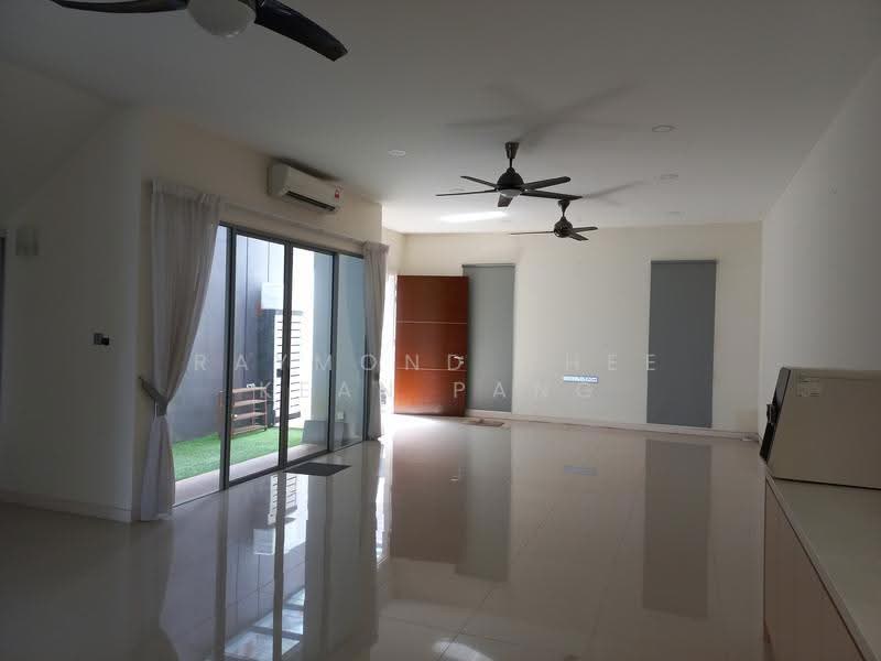 3-storey Terraced House for Sale in Bandar Putra Permai (Seri Kembangan) - Raymond Chee Kean Pang - PropertyGuru.com.my