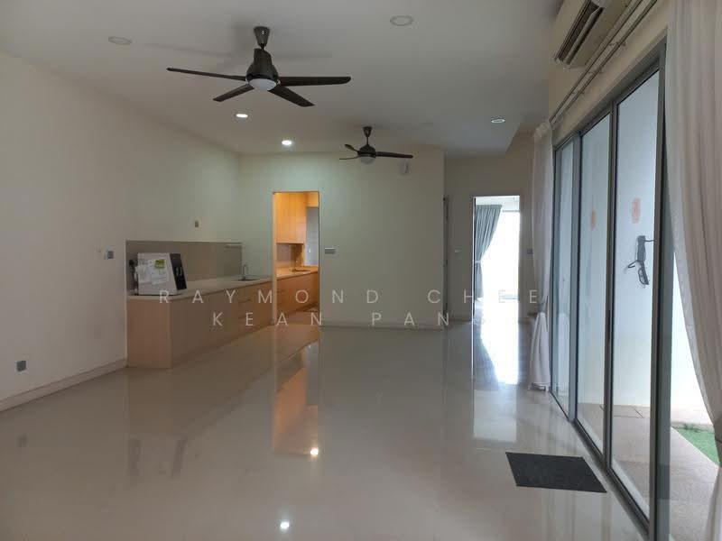 3-storey Terraced House for Sale in Bandar Putra Permai (Seri Kembangan) - Raymond Chee Kean Pang - PropertyGuru.com.my