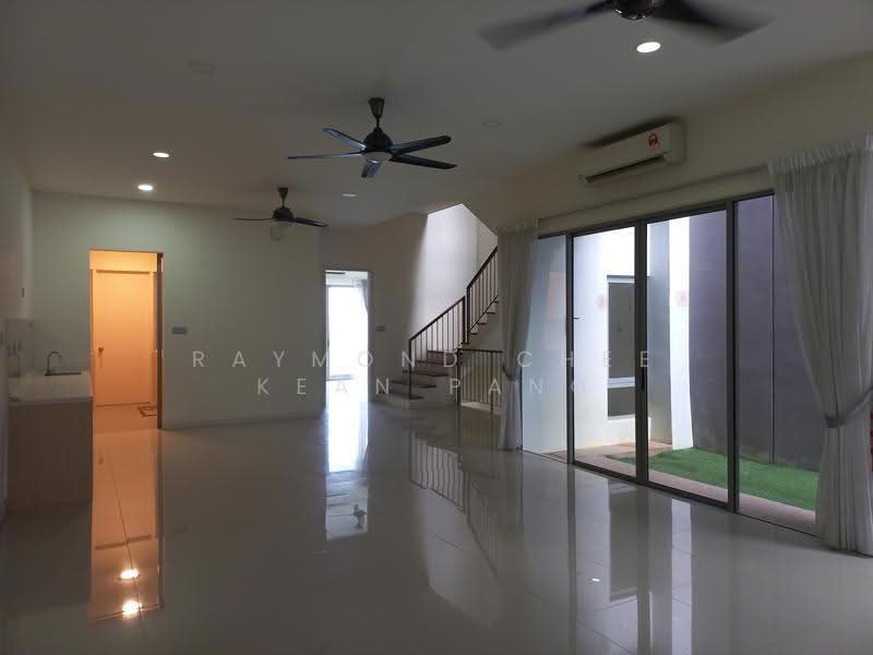 3-storey Terraced House for Sale in Bandar Putra Permai (Seri Kembangan) - Raymond Chee Kean Pang - PropertyGuru.com.my