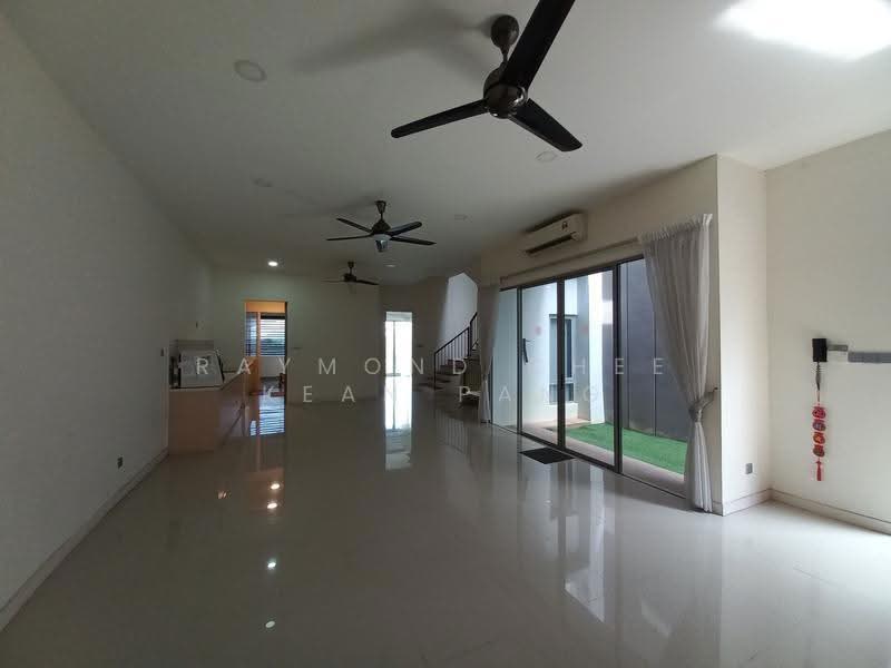 3-storey Terraced House for Sale in Bandar Putra Permai (Seri Kembangan) - Raymond Chee Kean Pang - PropertyGuru.com.my