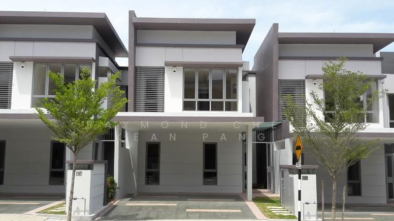 3-storey Terraced House for Sale in Bandar Putra Permai (Seri Kembangan) - Raymond Chee Kean Pang - PropertyGuru.com.my