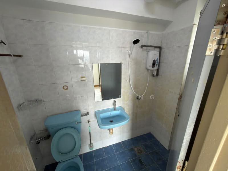 Apartment for Rent at Sri Camellia - Boon Peng - Bathroom - PropertyGuru.com.my