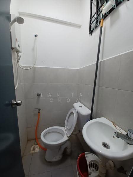 Terraced House for Rent in Taman Mengkibol (Kluang) - Lan Tai Chow - Bathroom - PropertyGuru.com.my
