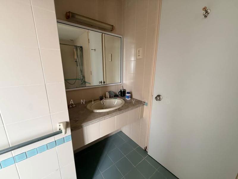 Condominium for Rent at The Straits View Condominium - Janice Yong - Bathroom - PropertyGuru.com.my